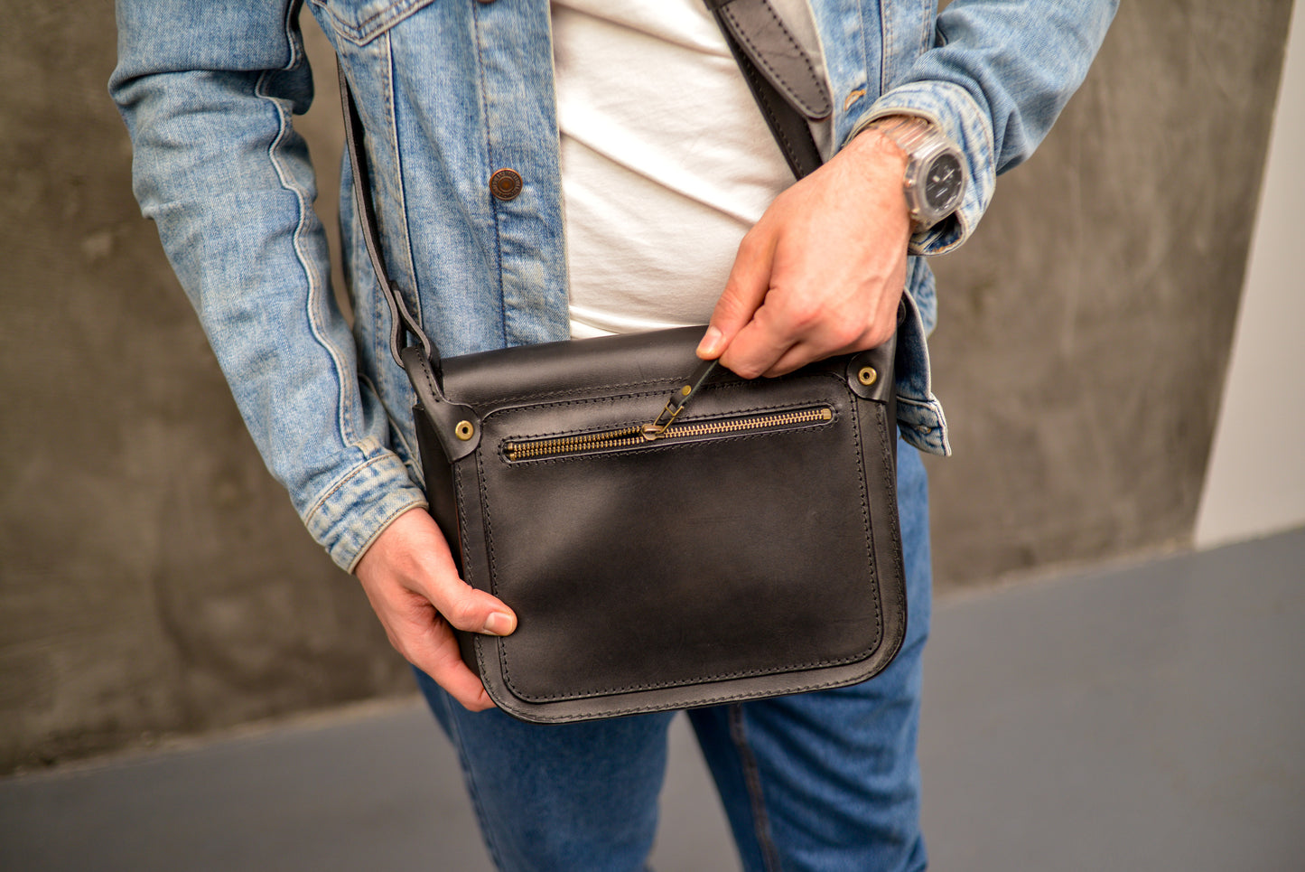 Personalized shoulder bag, men’s leather bag, Messenger bag