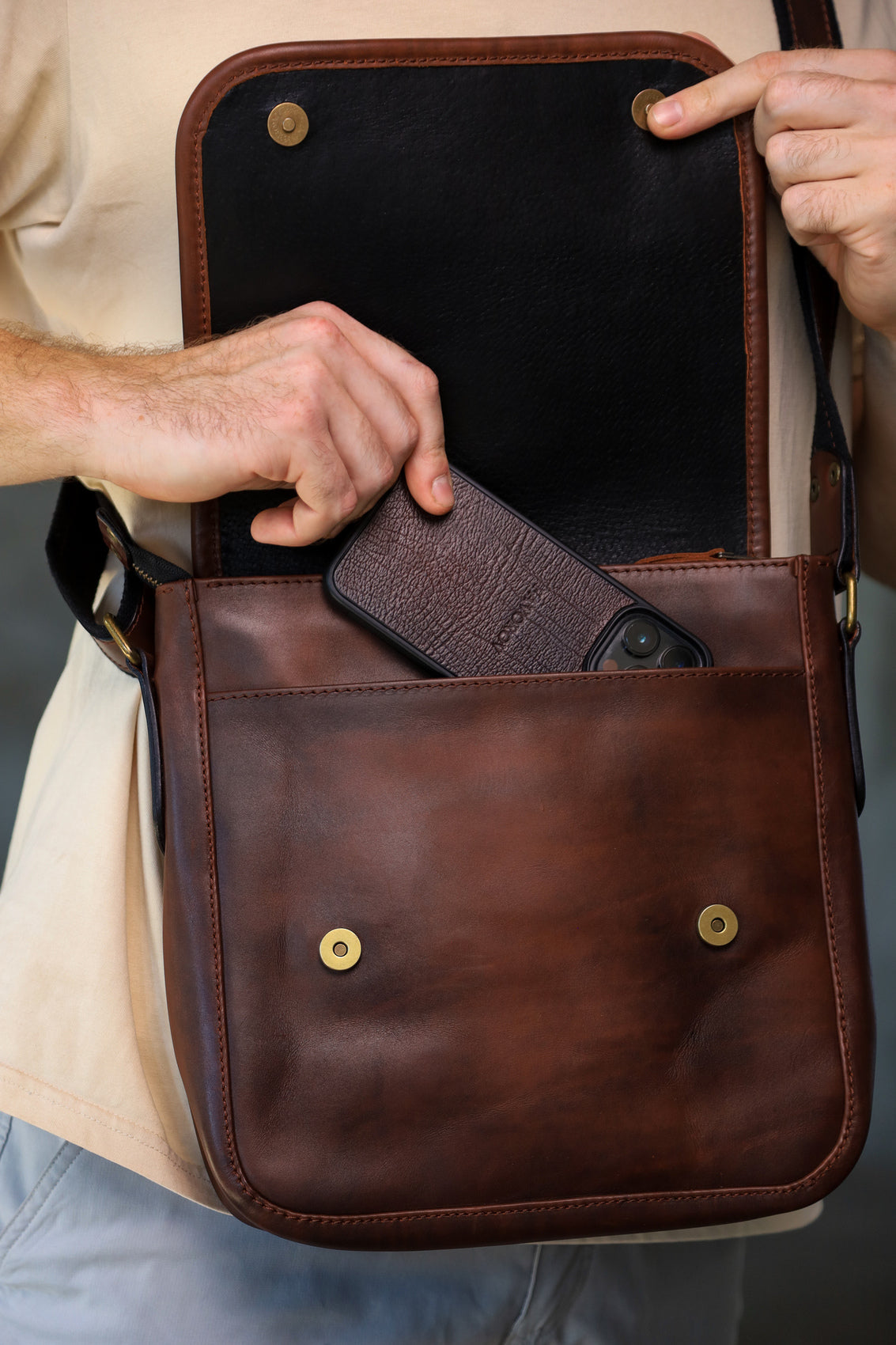 Personalized shoulder bag, men’s leather bag, Brown Messenger bag, crossbody bag