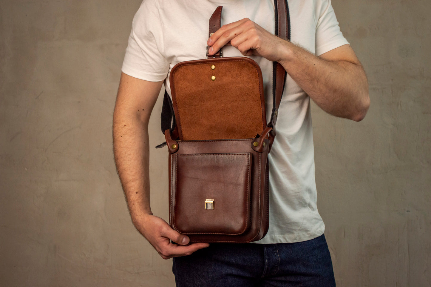 Personalized men shoulder bag, Handmade Leather Mens Bag Cross-body, Leather Messenger Bag Men