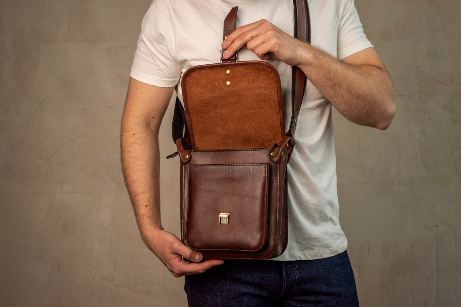 Personalized men shoulder bag, Handmade Leather Mens Bag Cross-body, Leather Messenger Bag Men