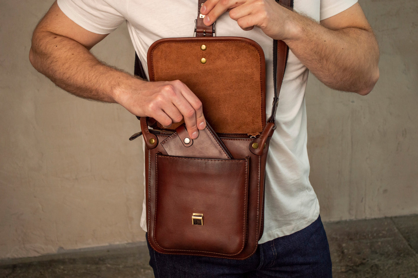 Personalized men shoulder bag, Handmade Leather Mens Bag Cross-body, Leather Messenger Bag Men