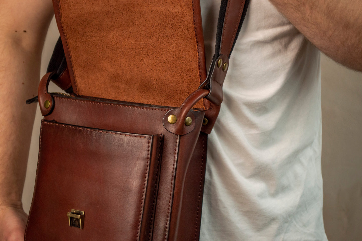 Personalized men shoulder bag, Handmade Leather Mens Bag Cross-body, Leather Messenger Bag Men