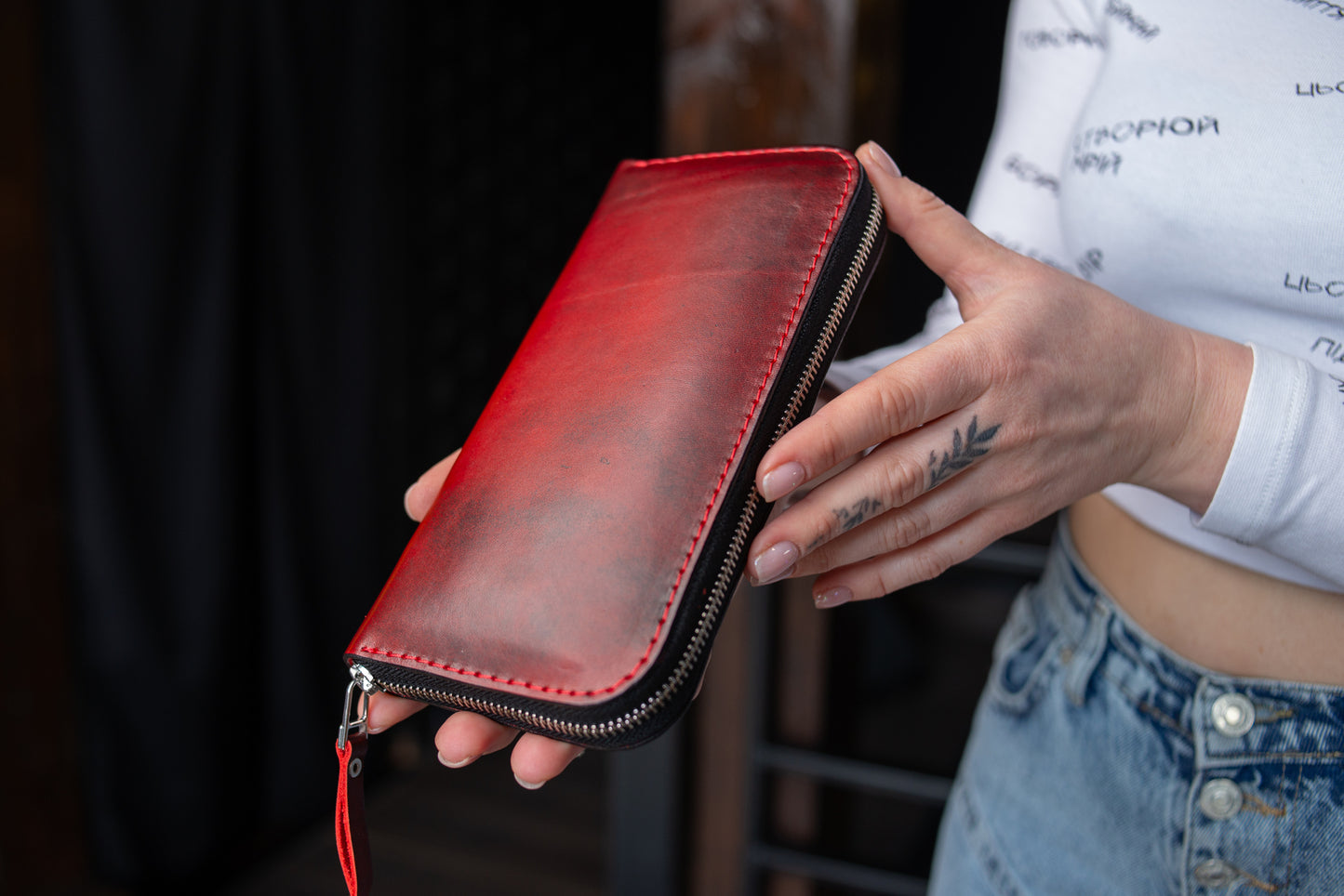 Personalized Leather Clutch, Full Grain Leather Clutch, Red womens leather wallet, Zipped leather wallet, Wrist Bag, Womens gift