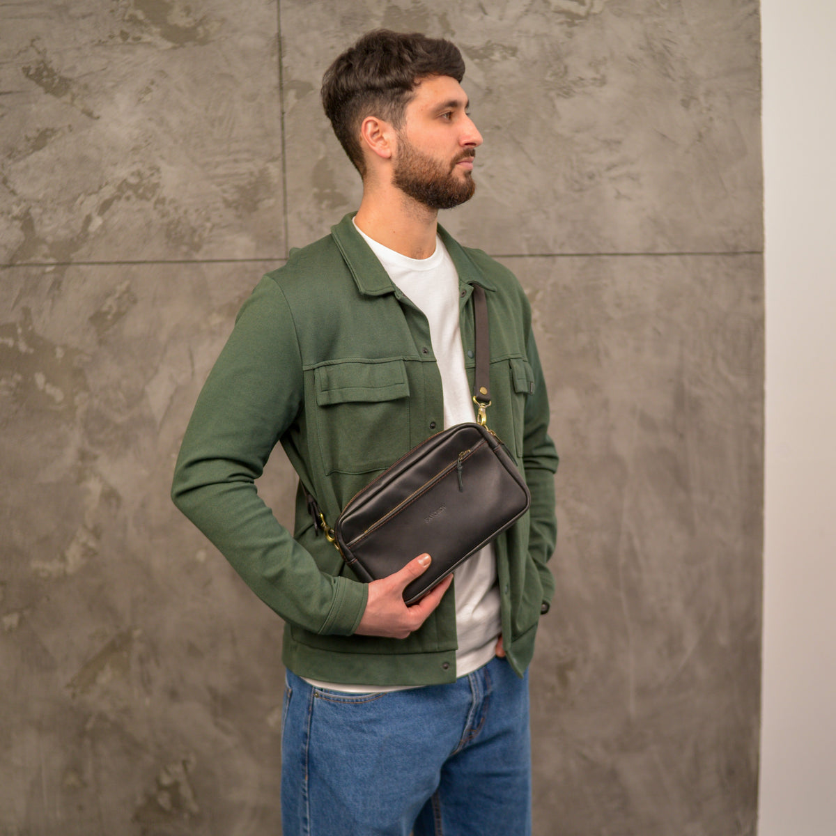Black men shoulder bag, Handmade Leather Mens Bag Crossbody, Personalized Full Grain Leather bag