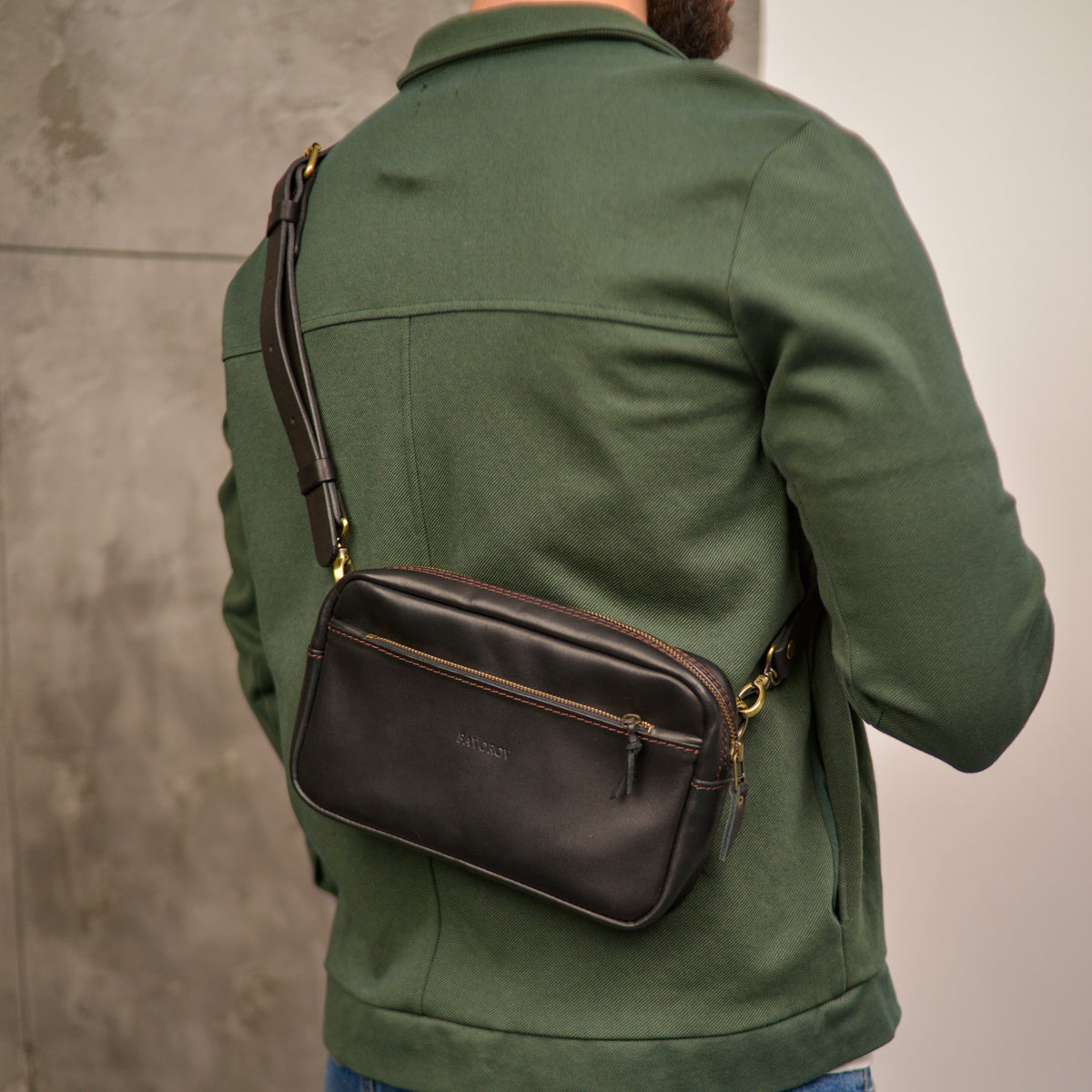 Black men shoulder bag, Handmade Leather Mens Bag Crossbody, Personalized Full Grain Leather bag