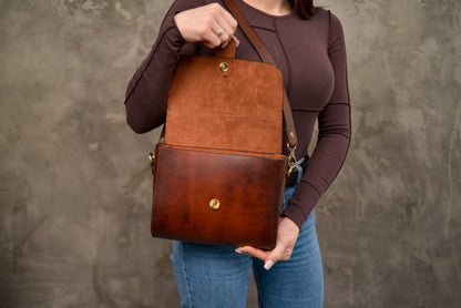 Womens leather bag, Full Grain Leather shoulder bag, Gift for Women, Cognac Purse for Her, Crossbody Bag 