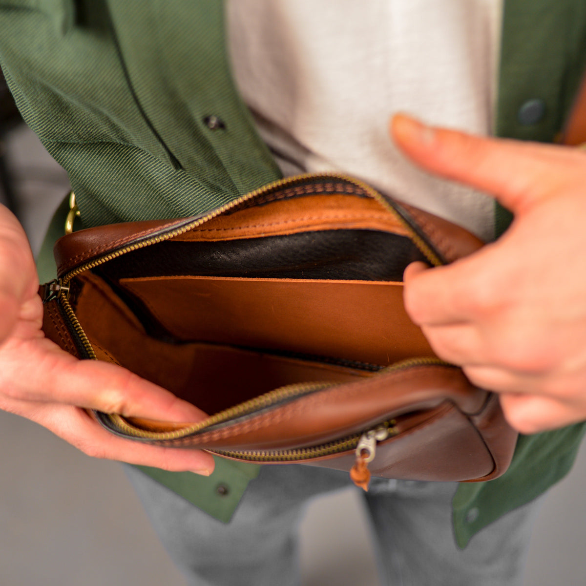 Handmade Leather shoulder Bag – Full Grain Leather
