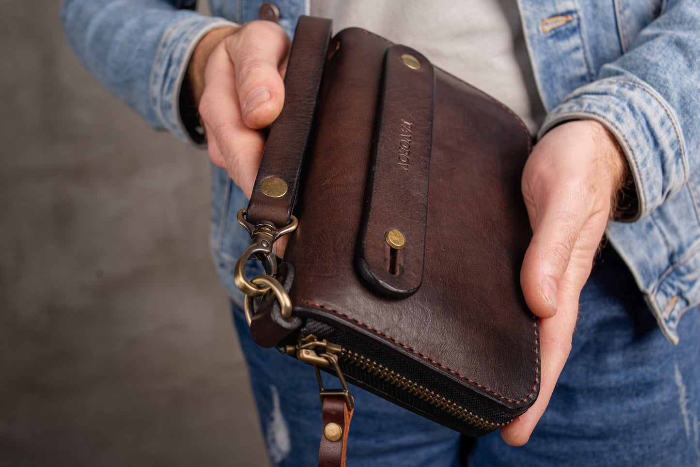 Personalized Leather Clutch, Full Grain Leather Clutch, Brown men's leather wallet, Zipped wallet