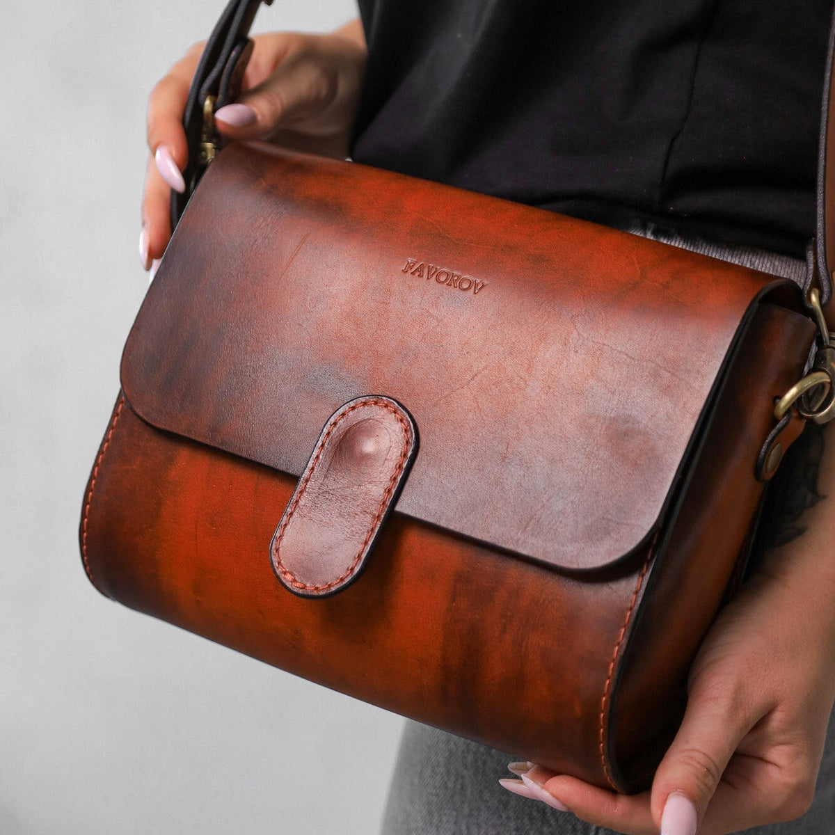 Womens Full Grain Leather shoulder bag, Shoulder Bag