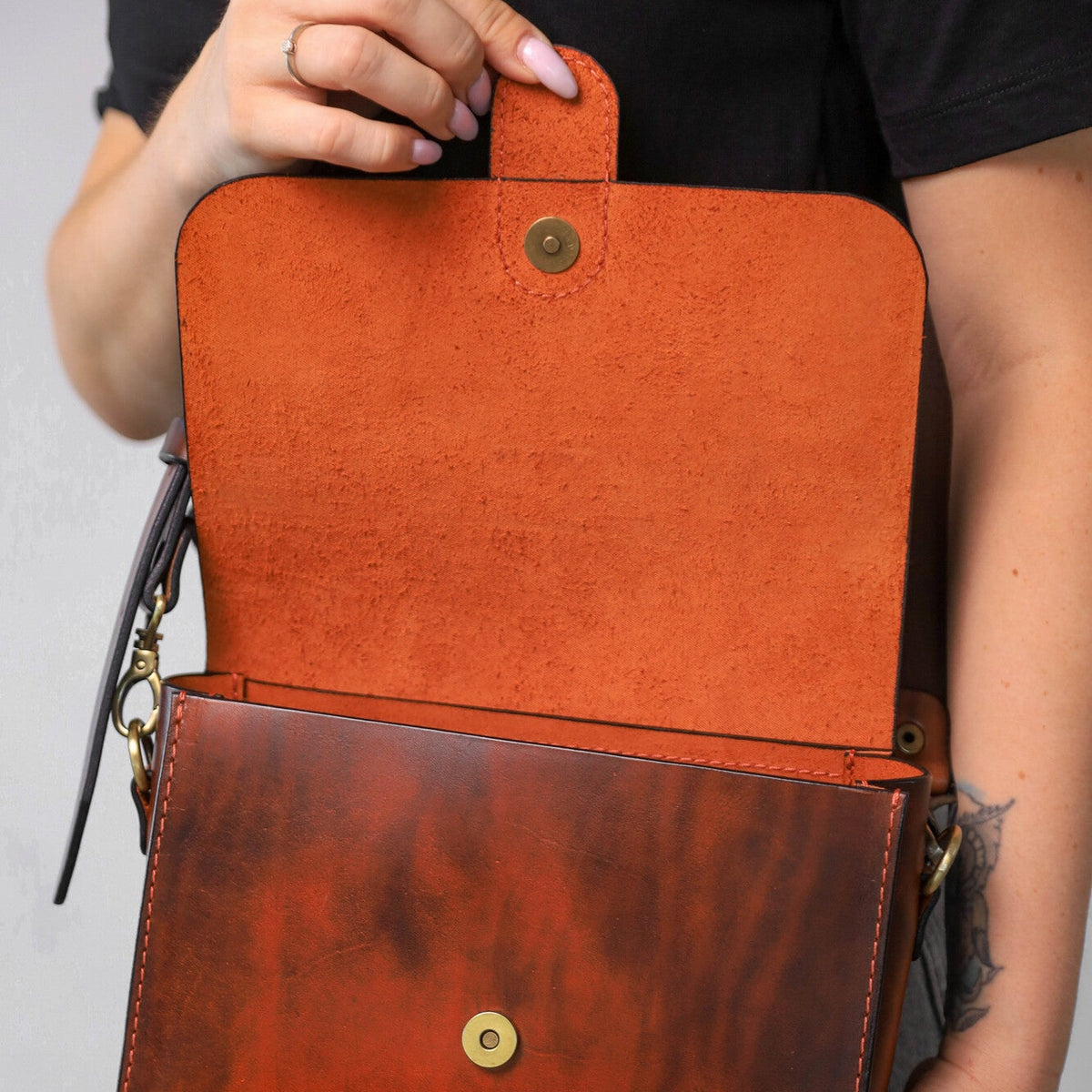Womens Full Grain Leather shoulder bag, Shoulder Bag