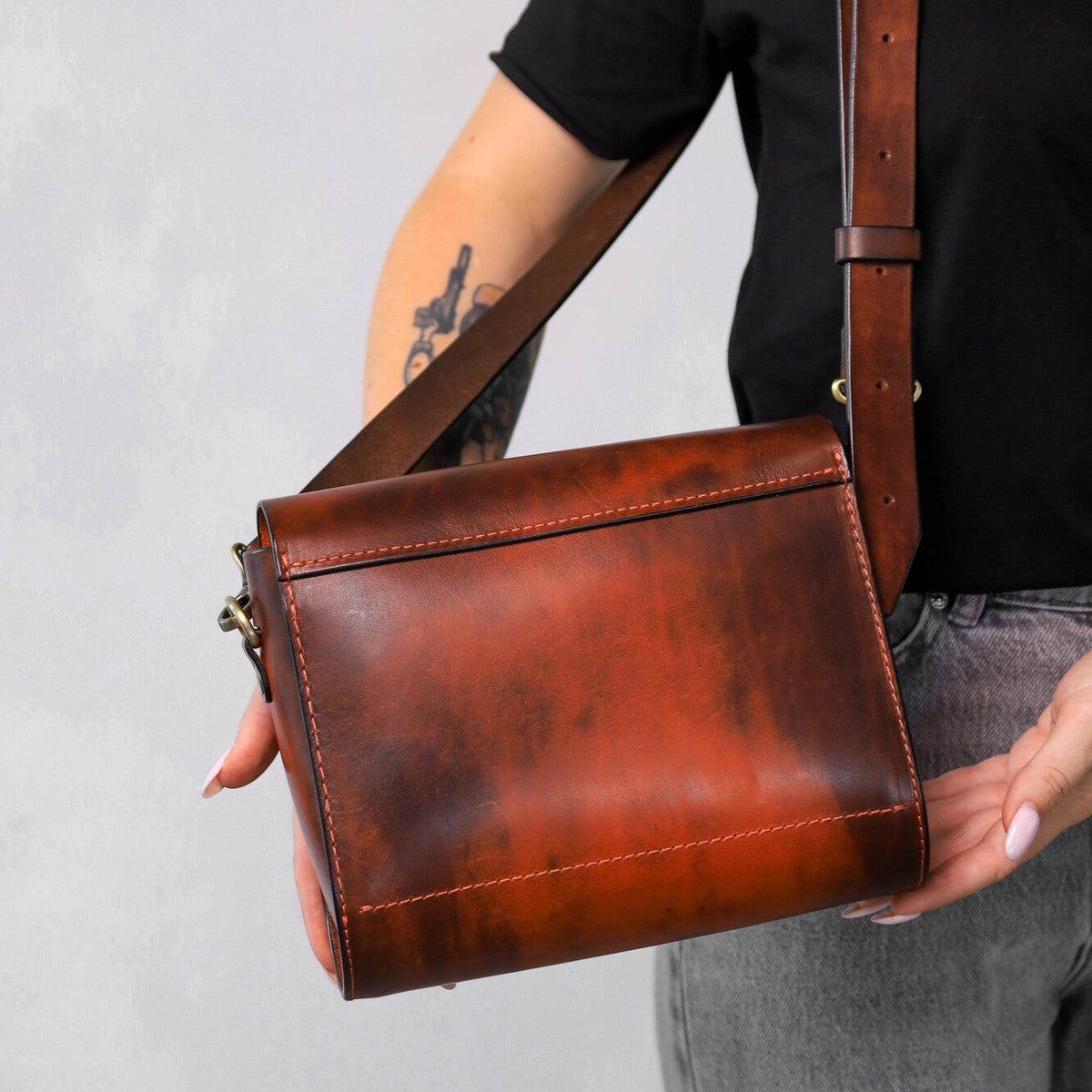 Womens Full Grain Leather shoulder bag, Shoulder Bag