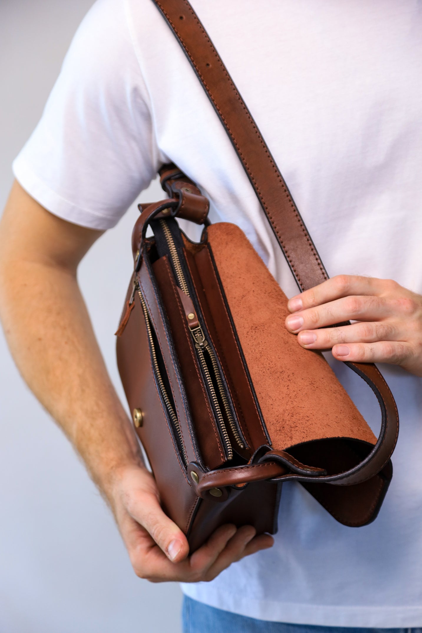 Personalized shoulder bag, men’s leather bag, Messenger bag