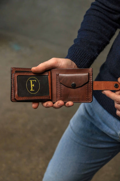 Personalized Wallet, Men's Slim Leather Wallet, Brown Minimalist Leather Wallet