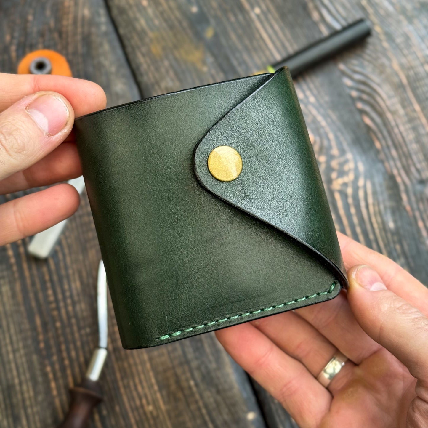 Handmade Green Full Grain Leather Wallet – Compact Bifold with Coin Pocket