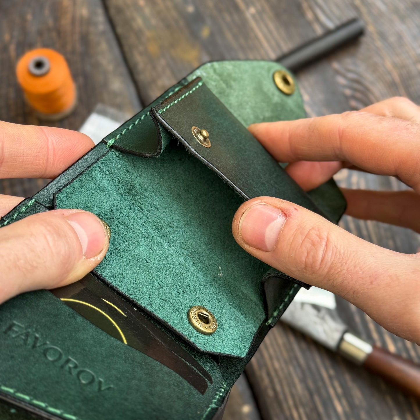 Handmade Green Full Grain Leather Wallet – Compact Bifold with Coin Pocket