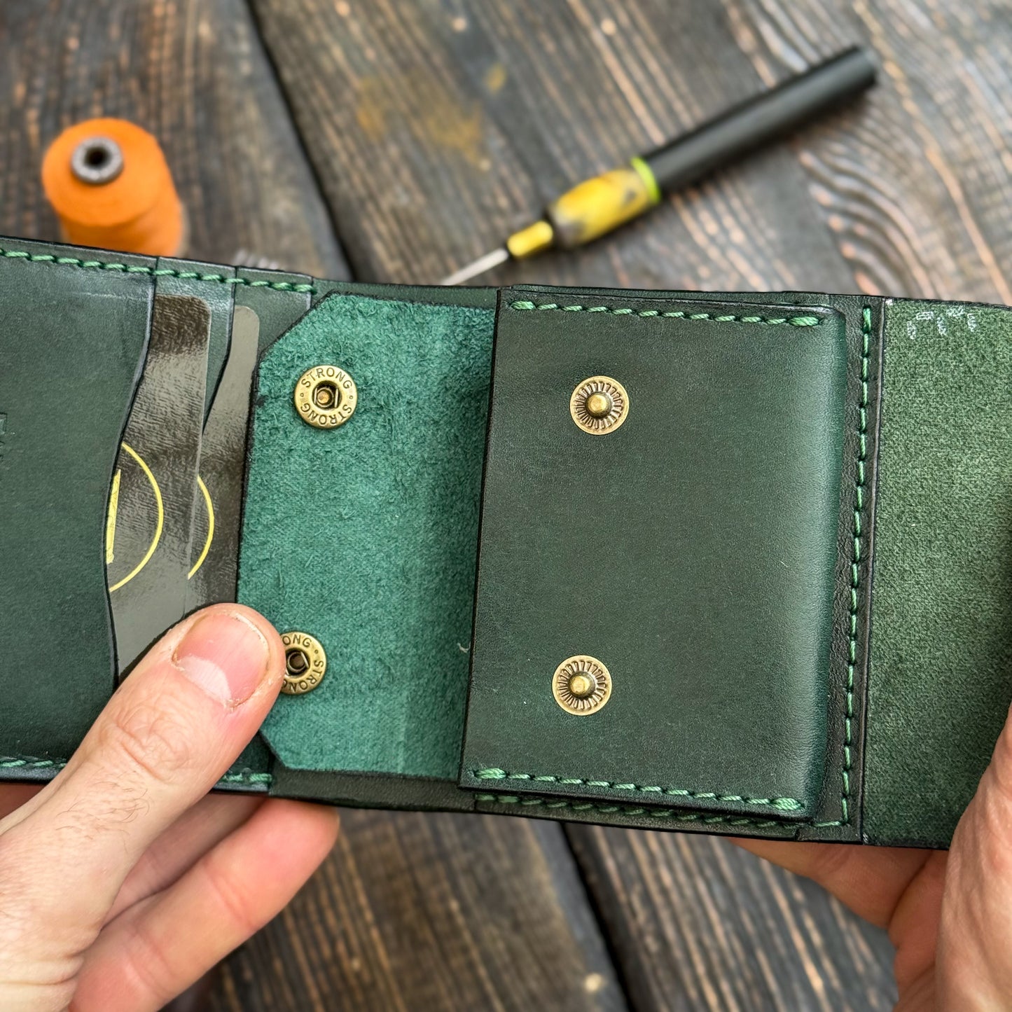 Handmade Green Full Grain Leather Wallet – Compact Bifold with Coin Pocket