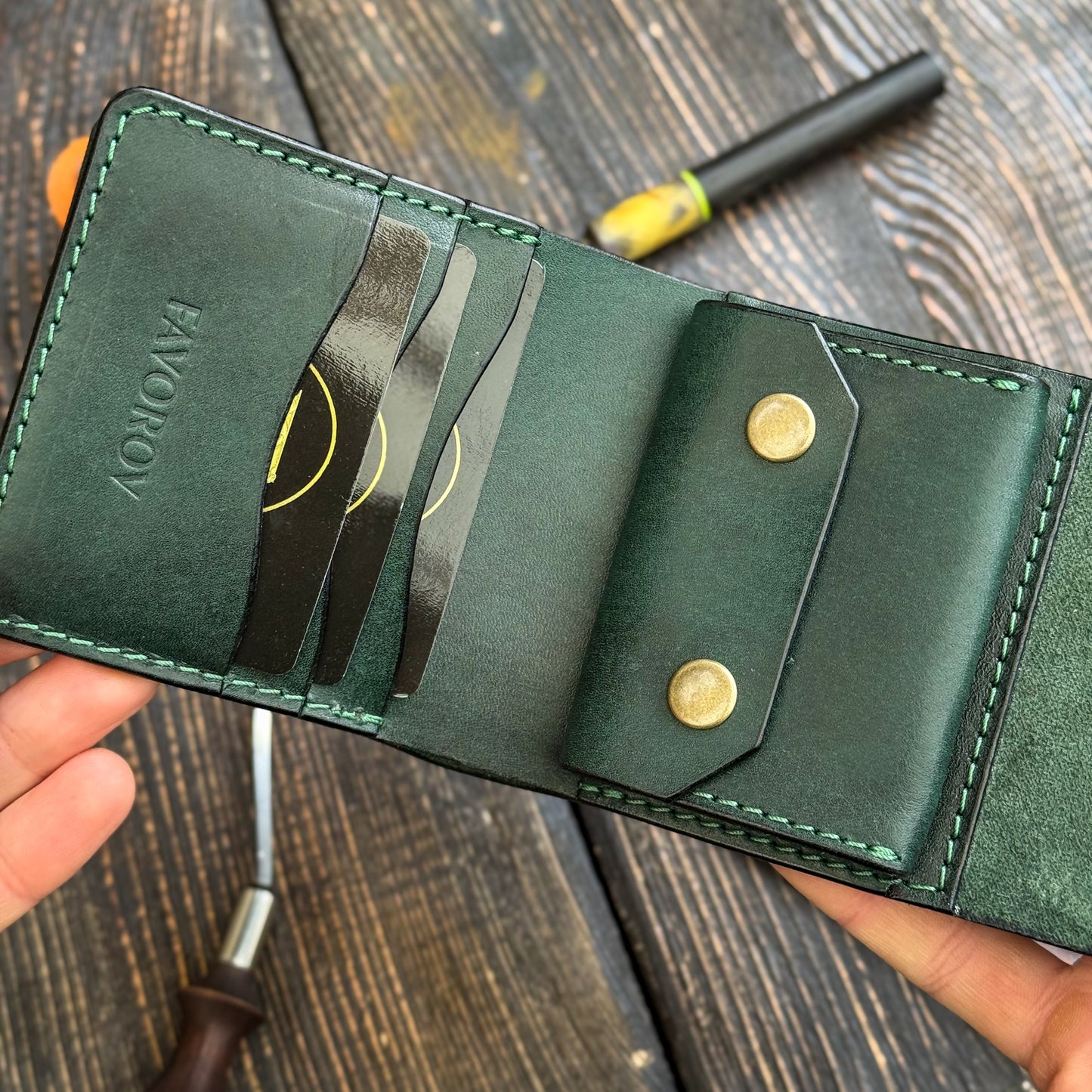 Handmade Green Full Grain Leather Wallet – Compact Bifold with Coin Pocket