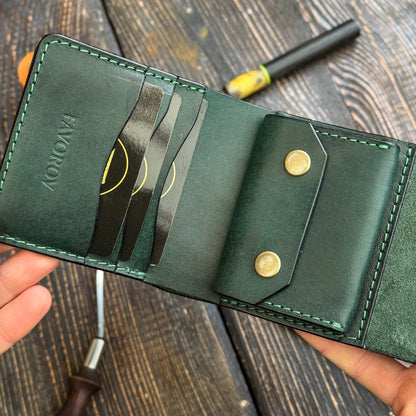 Handmade Green Full Grain Leather Wallet – Compact Bifold with Coin Pocket