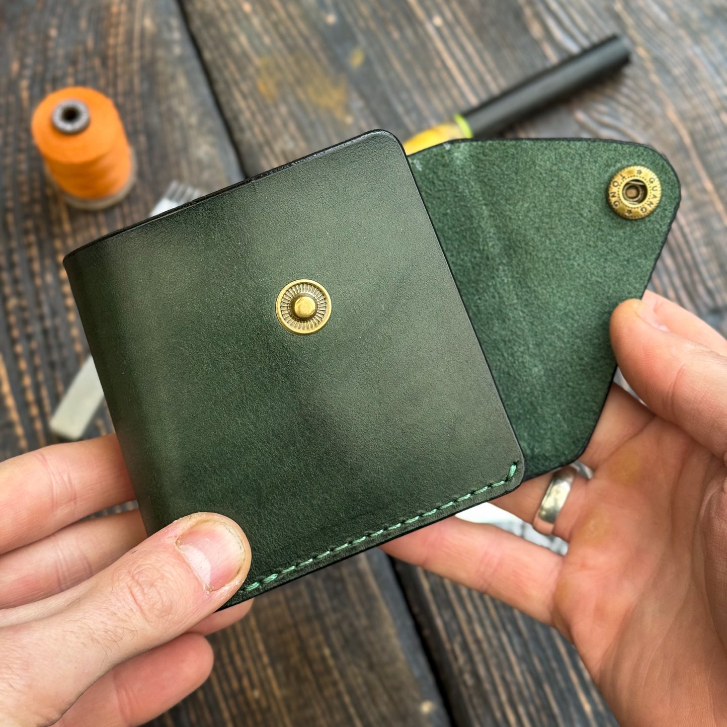 Handmade Green Full Grain Leather Wallet – Compact Bifold with Coin Pocket