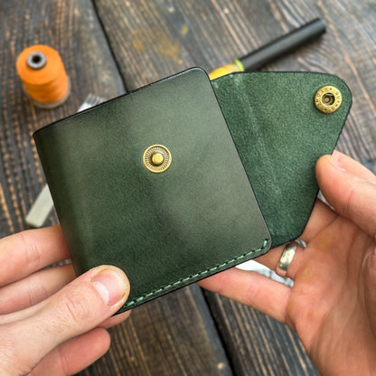 Handmade Green Full Grain Leather Wallet – Compact Bifold with Coin Pocket