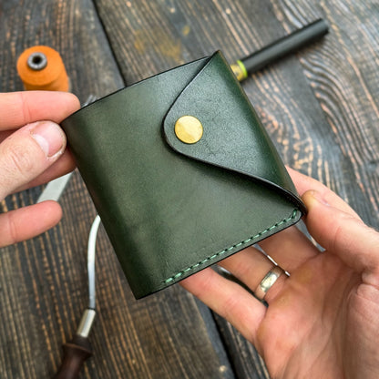 Handmade Green Full Grain Leather Wallet – Compact Bifold with Coin Pocket